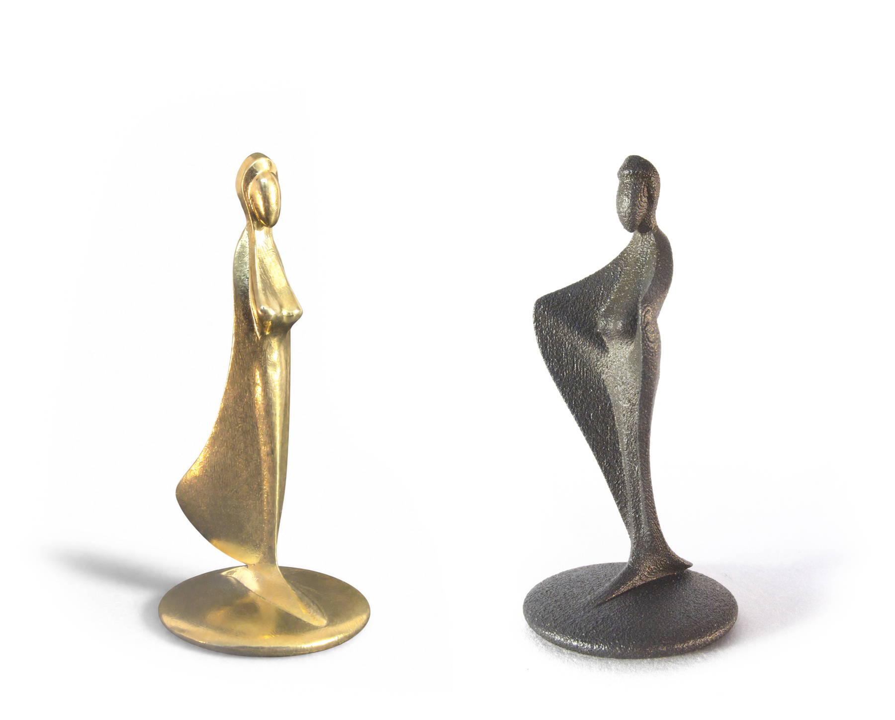 Queens — the gold piece and its dark counterpart, face to face